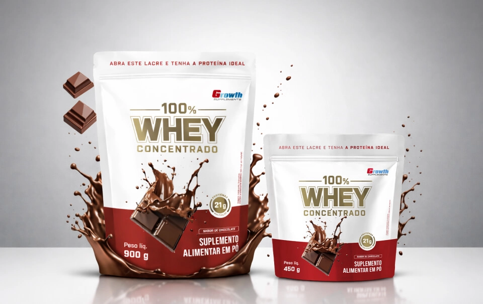 GROWTH SUPPLEMENTS - Embalagens de 100% Whey Protein Concentrado em balcão de cozinha